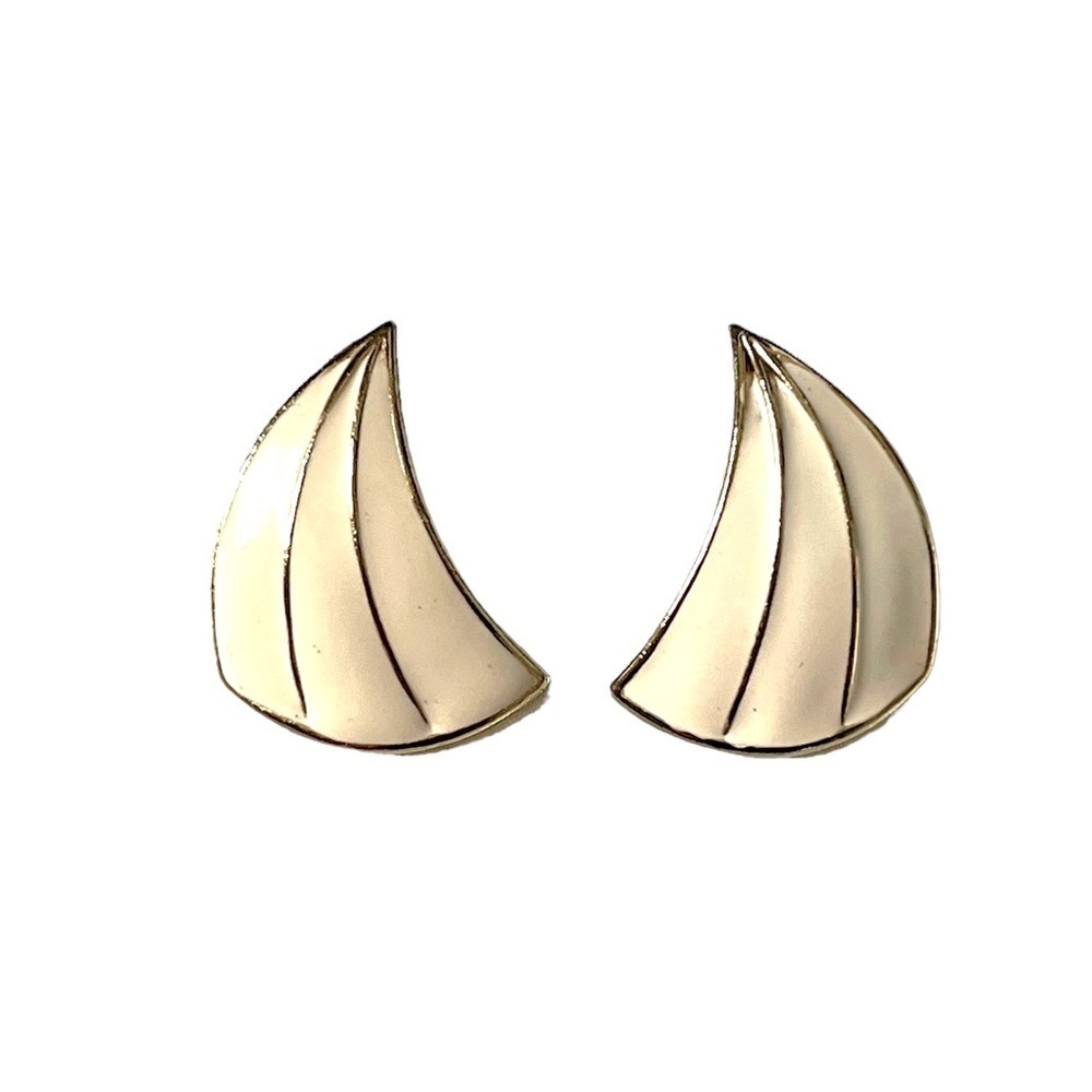 Vintage Cream & Gold Earrings